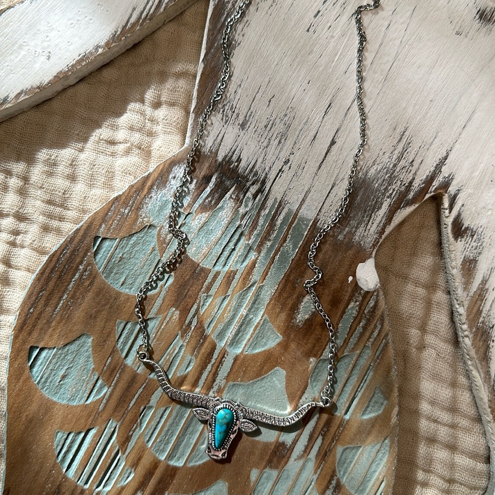 NWT Turquoise Longhorn Bull Head Boho Necklace - Picture 2 of 12